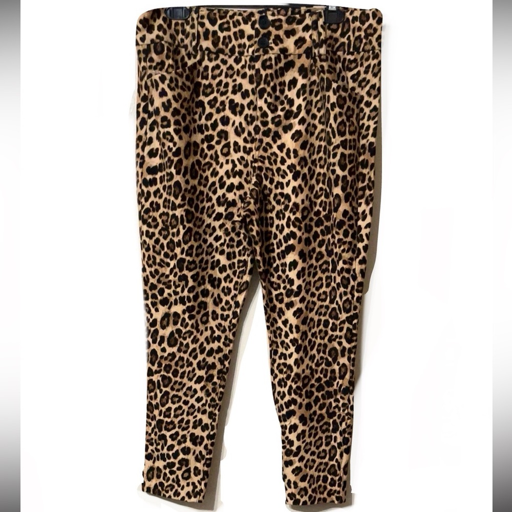 🌺TORRID STUDIO Leopard Ankle Skinny Pants🌺 - Picture 3 of 16
